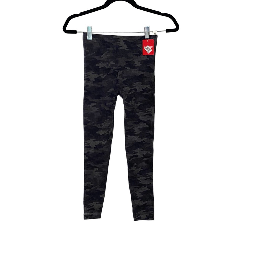 Spanx Look At Me Now Leggings in Black Camo sz XS